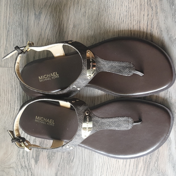 Authentic MICHAEL MICHAEL KORSLogo Plaque Sandal sz 7.5 - Picture 8 of 15